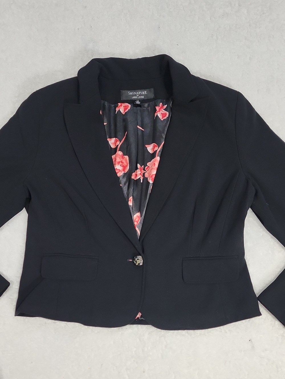 Vintage Signature By Larry Levine Crop Black Blazer With One Button Front
